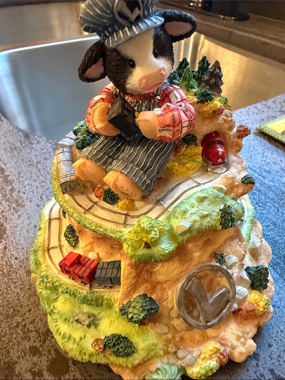 Enesco Mary’s Moo Moos music figurine